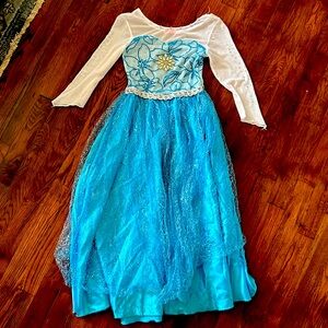 Frozen costume- size 6/7